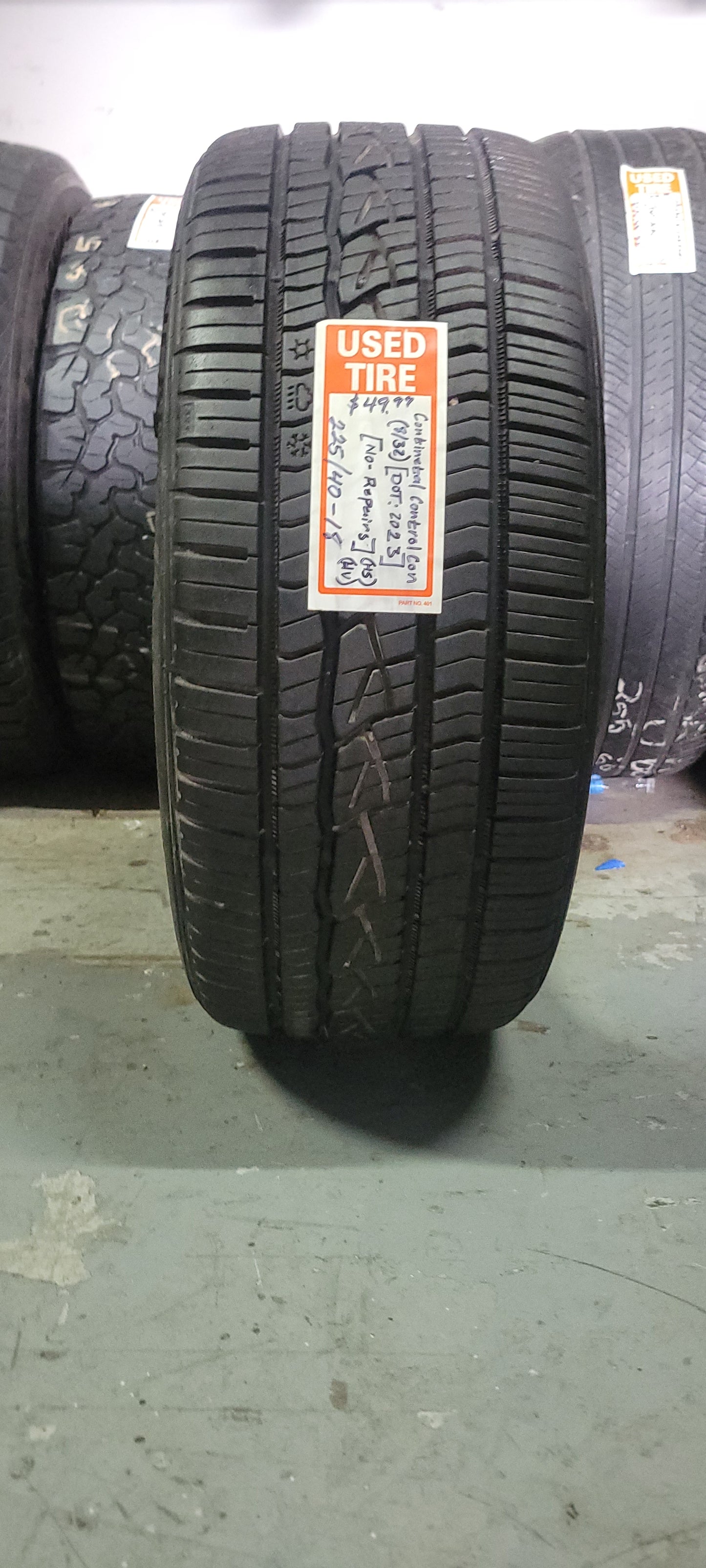 225/40-18 Continental